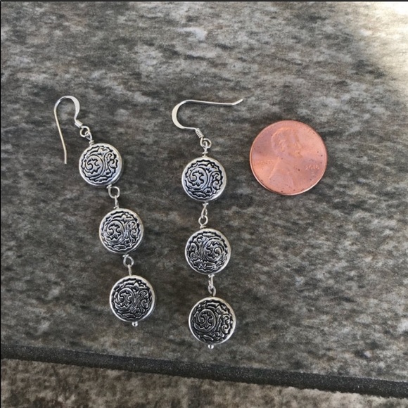 🎉Silver coin earrings pierced Clip on - Picture 3 of 3